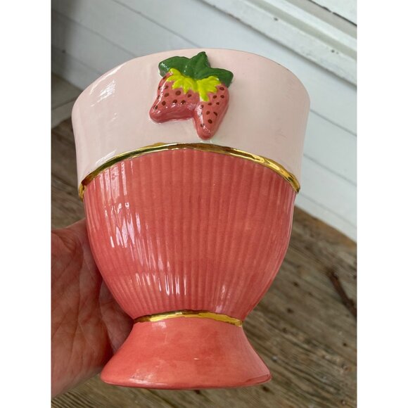 Vintage 1960s Red wing Pottery Fan Vase Strawberry Embellished Retro - Picture 7 of 13
